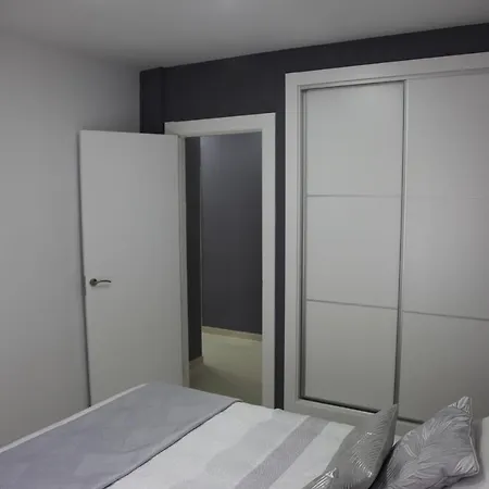 Alogia, Pastora, Yerbater Apartamento *