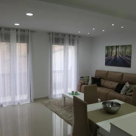 Alogia, Pastora, Yerbater Apartamento