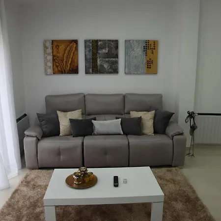 Apartmán Alogia, Pastora, Yerbater *